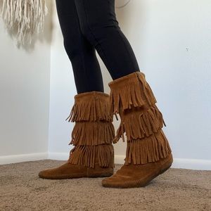 Minnetonka Brown Calf Hi 3-Layer Fringe Boots - Size 7